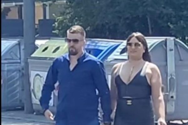 PRVO POJAVLJIVANJE MIKE NAKON PROMENE POLA! Došla s dečkom, od njenog novog izgleda ljudima popadale vilice (VIDEO)